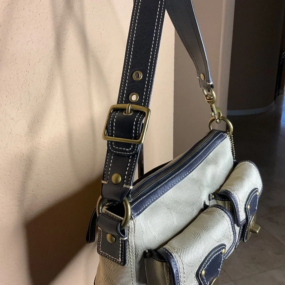 Coach Signature Hampton Cargo Pocket 10894 Navy Trim Double Turnlock Bag - Picture 10 of 13